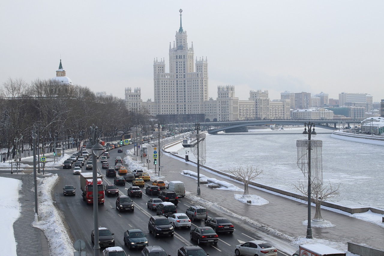 Коммунальные службы ликвидировали последствия снегопада в Москве, фото