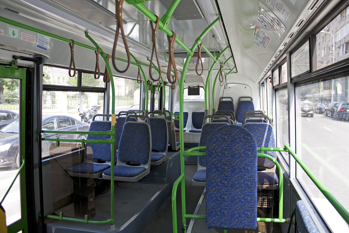 Автобусы без турникетов появятся еще на четырех маршрутах в Москве, фото