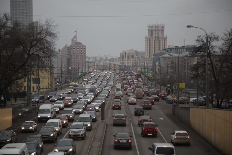 Скорость движения на Дмитровском шоссе в Москве выросла на 13%, фото