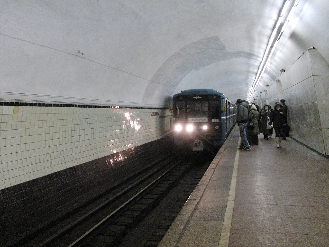 В московском метро появятся наклейки, предупреждающие о грабителях, фото