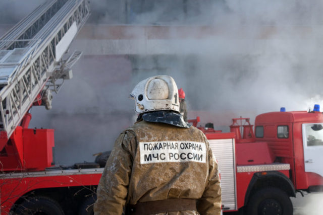 На северо-востоке Москвы сгорело 25 грузовиков, фото