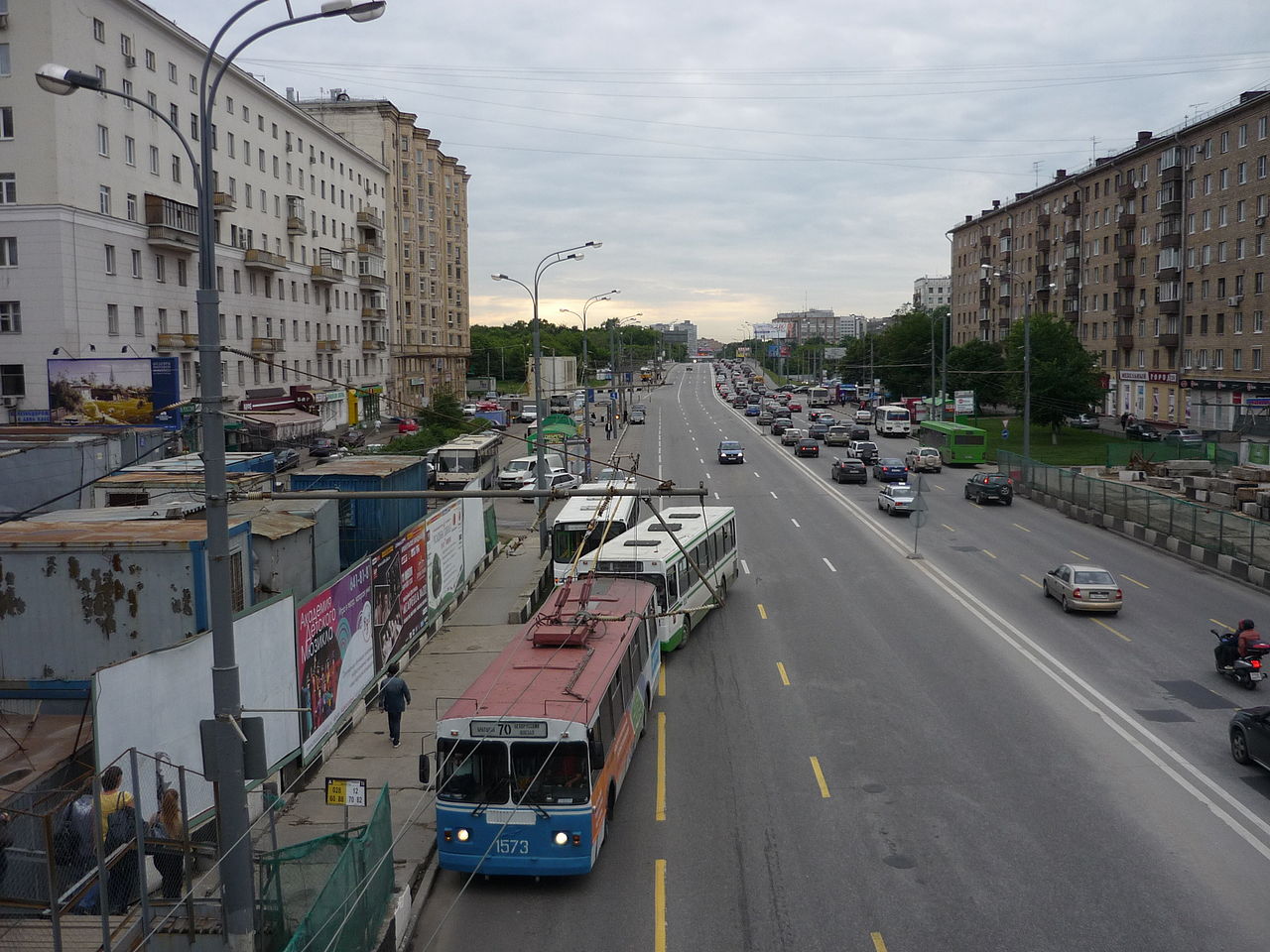 Дополнительная полоса для движения появилась на Волоколамского шоссе, фото