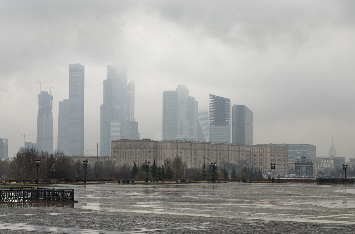 В Москве 27 сентября ожидается пасмурная погода и сильный ветер, фото