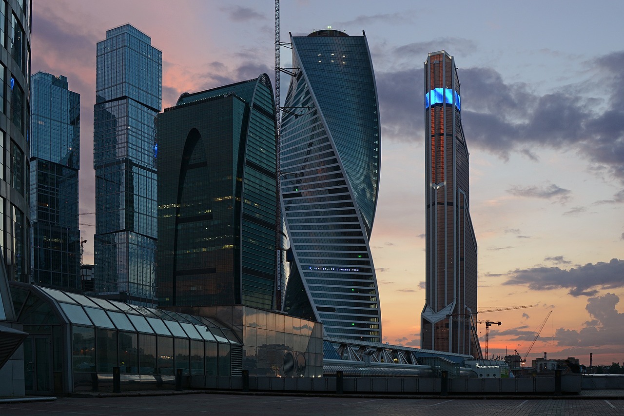 В Москве продолжает расти спрос на офисную и торговую недвижимость, фото
