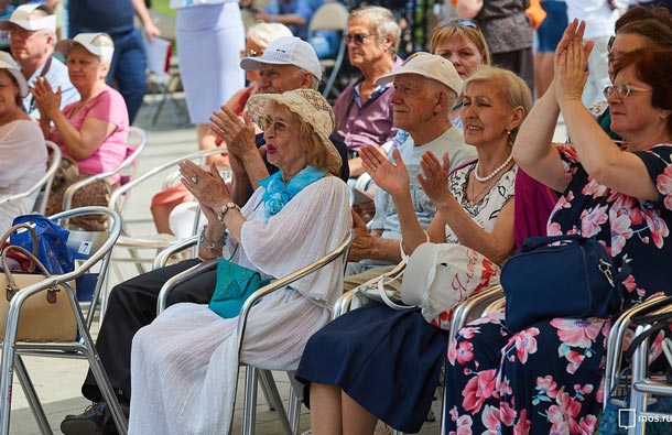 Где в Москве можно отметить День пожилого человека, фото