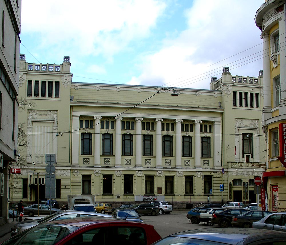 Движение у театра «Ленком» ограничат на время прощания с Караченцовым‍, фото