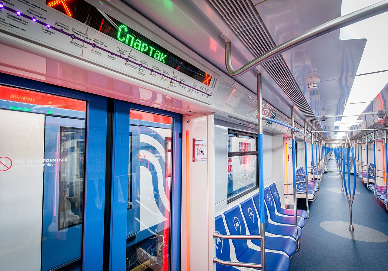 Еще 5 поездов «Москва» вышли на линии московского метро, фото