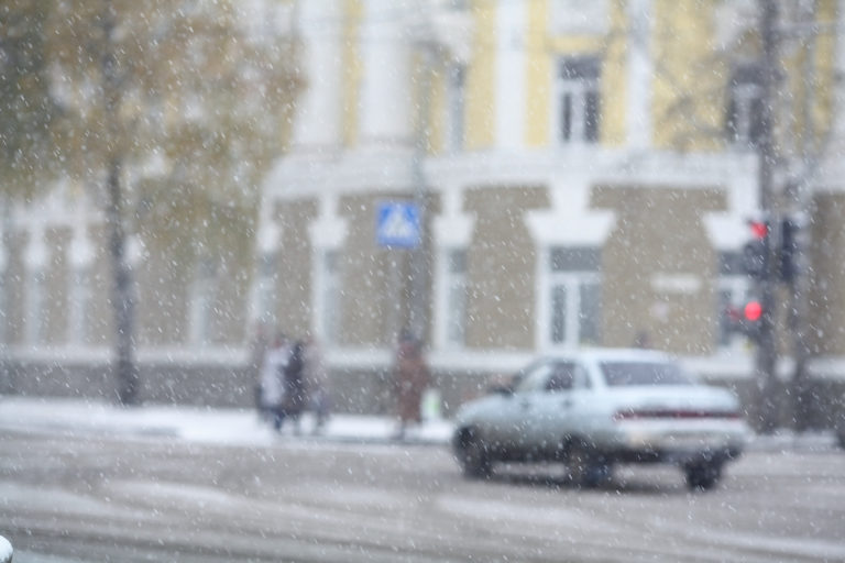 Небольшой снег и гололедица ожидаются в Москве 19 ноября, фото
