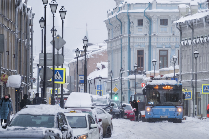 «Желтый» уровень погодной опасности объявлен в Москве на 17 января, фото