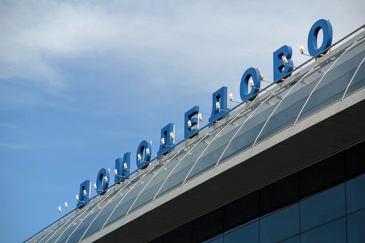 Более 30 рейсов задержано и отменено в аэропортах Москвы, фото