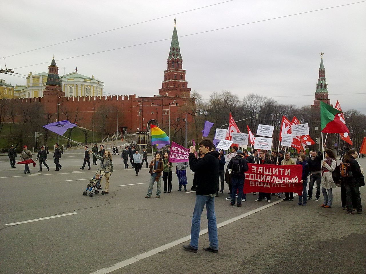 Движение в центре Москвы ограничат 1 мая из-за проведения демонстрации, фото