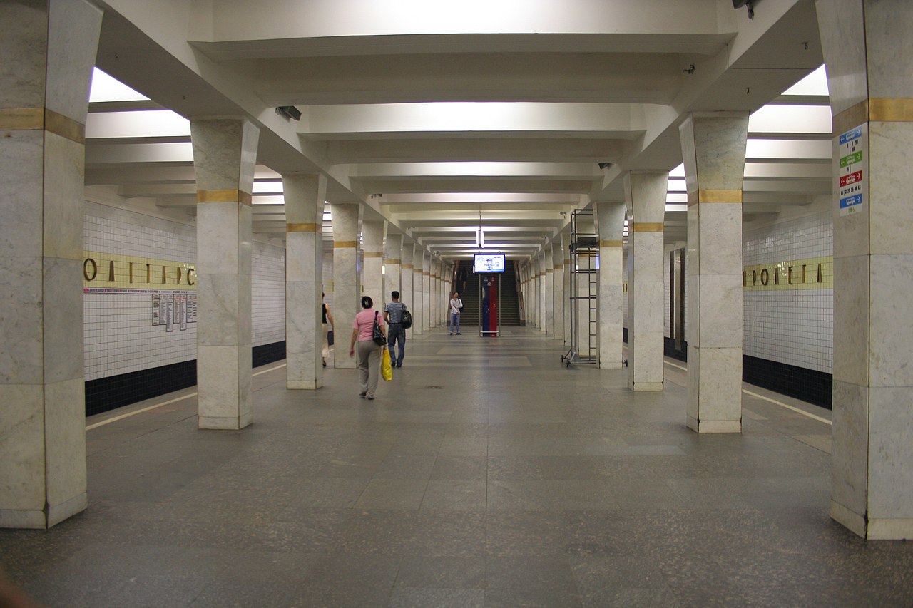 В Москве на закрытых станциях метро обновили инфраструктуру, фото