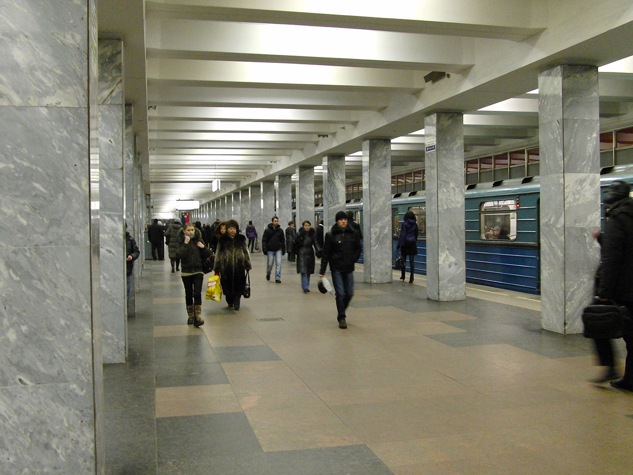 Восемь станций «фиолетовой» ветки метро будут закрыты до 11 апреля, фото