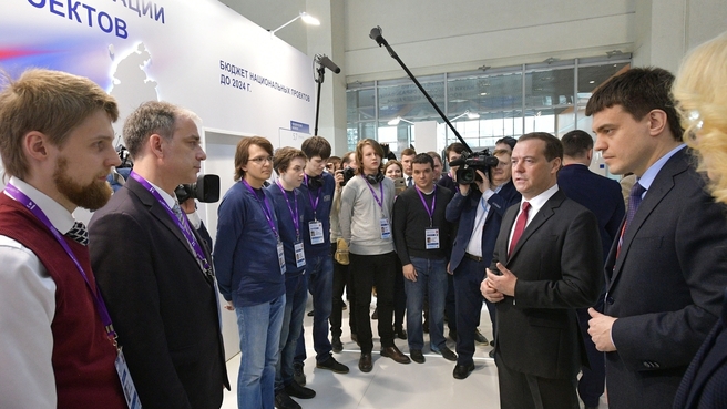 Медведев поздравил студентов с победой на чемпионате мира по программированию, фото
