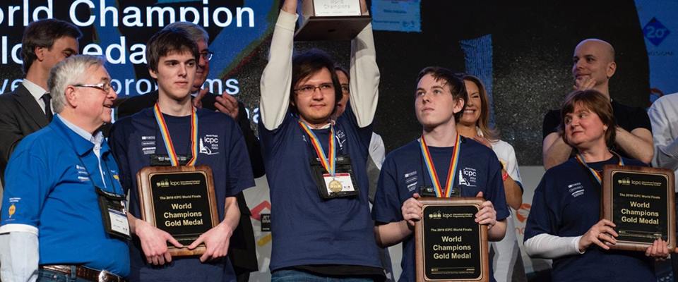 Студенты МГУ второй раз подряд победили в международной олимпиаде по программированию, фото