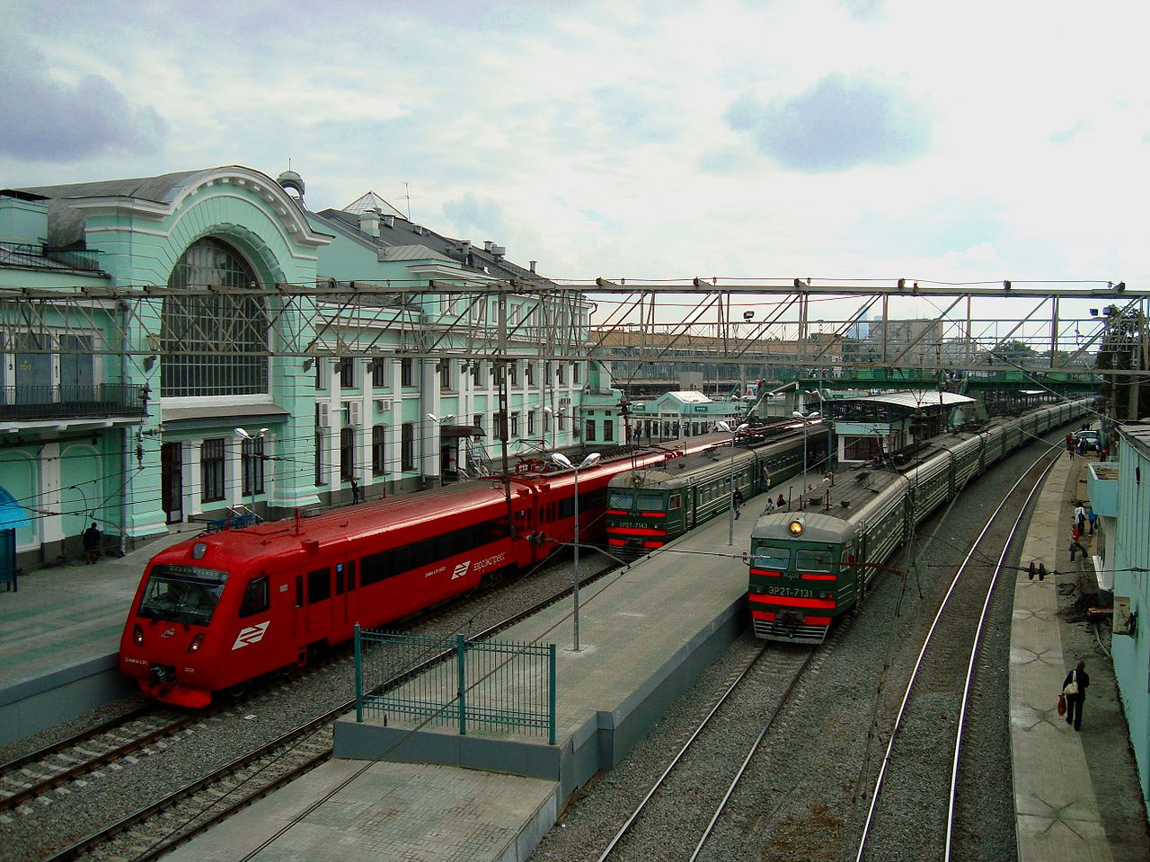 В Москве из-за угрозы терактов проверяют четыре станции метро, фото