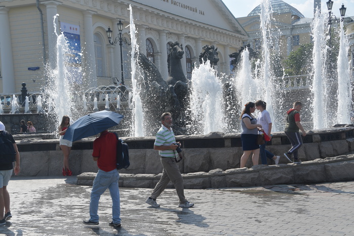 Гидрометцентр предупредил москвичей о 30-градусной жаре 6 июня, фото