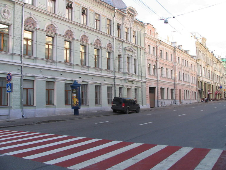 Шумовая разметка поможет снизить аварийность в Москве, фото