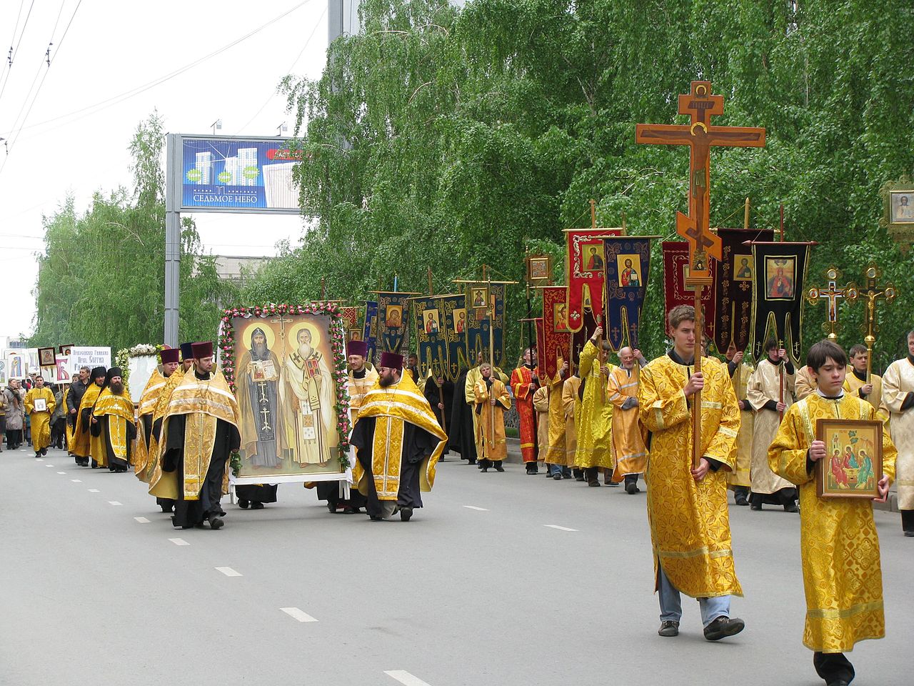 Движение в Москве ограничат 3 июля из-за Крестного хода, фото