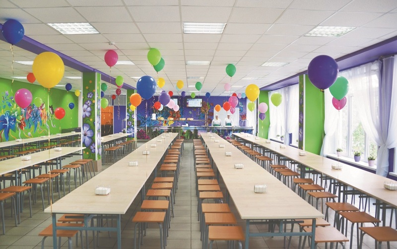 Тематический ресторан в школе, фото