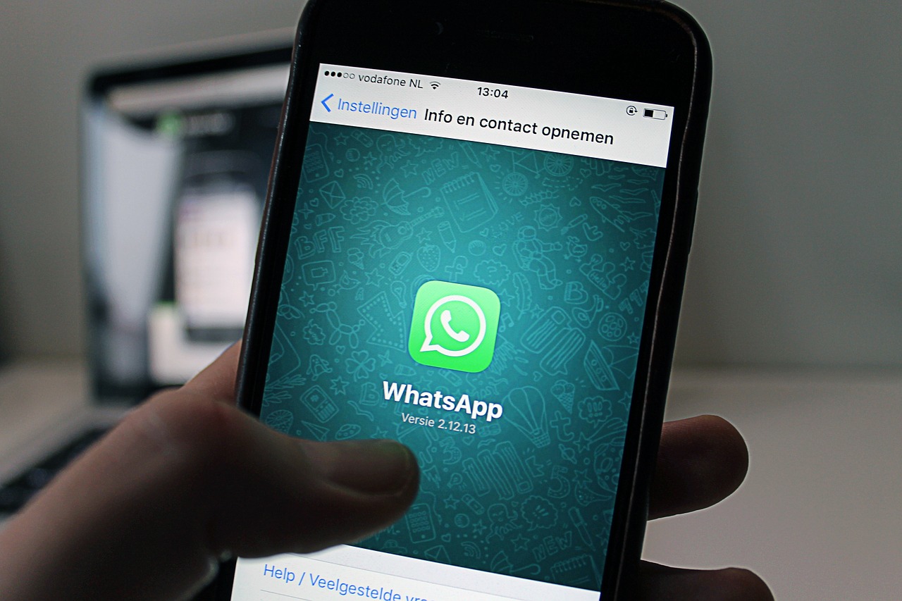 WhatsApp перестанет работать на смартфонах c iOS 8 и Android Gingerbread, фото