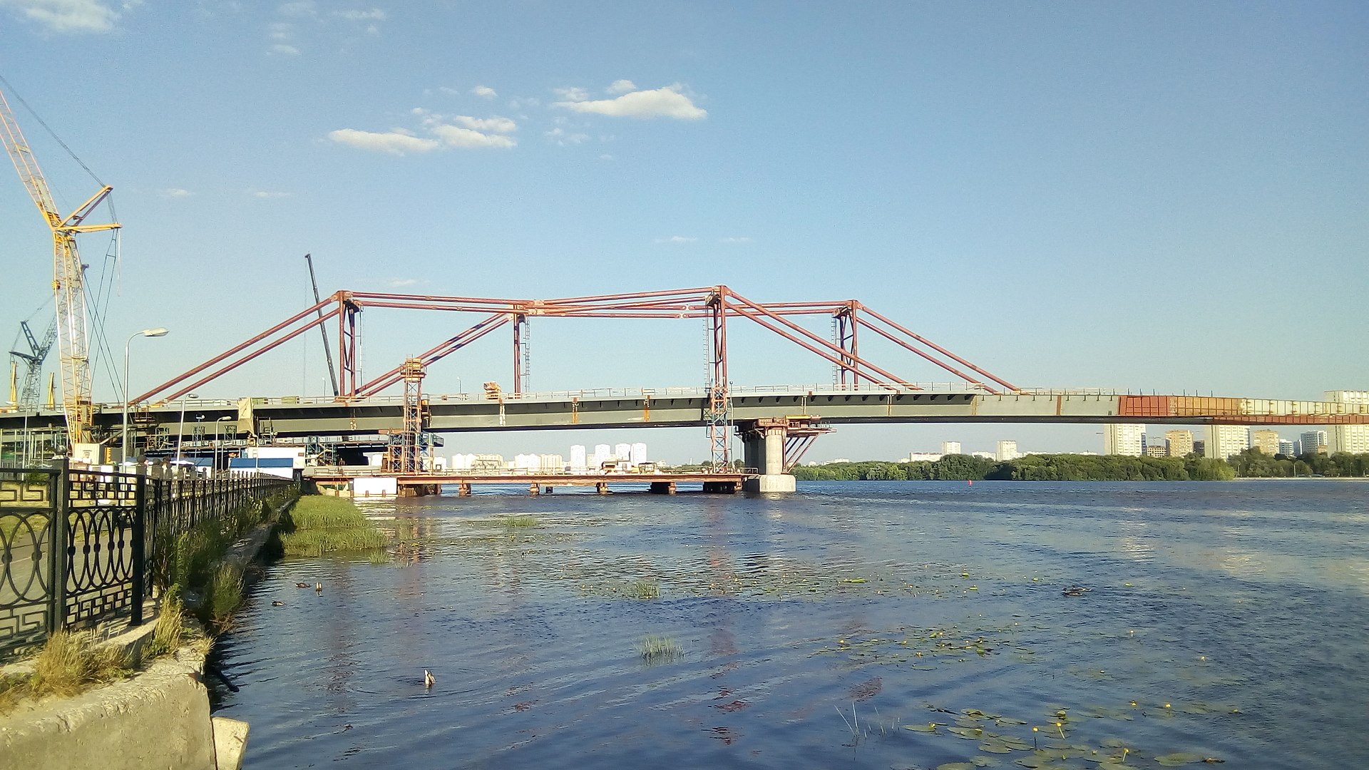 В Москве открыли мост через Кожуховский затон, фото