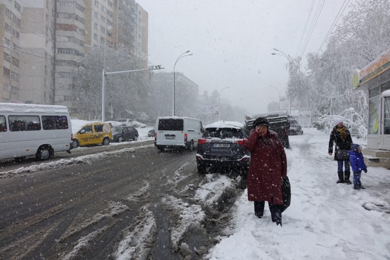 Синоптики допустили снег в Москве в эти выходные, фото