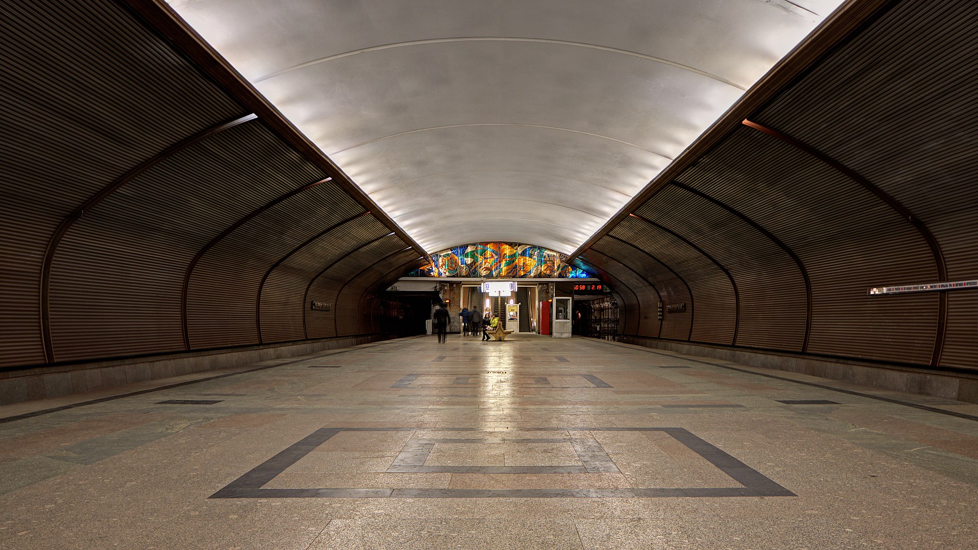 Вестибюли некоторых станций метро закроют из-за низкой загрузки, фото