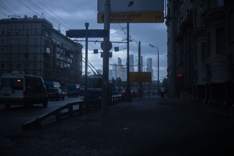 В Москве объявлен "желтый" уровень погодной опасности из-за ветра, фото