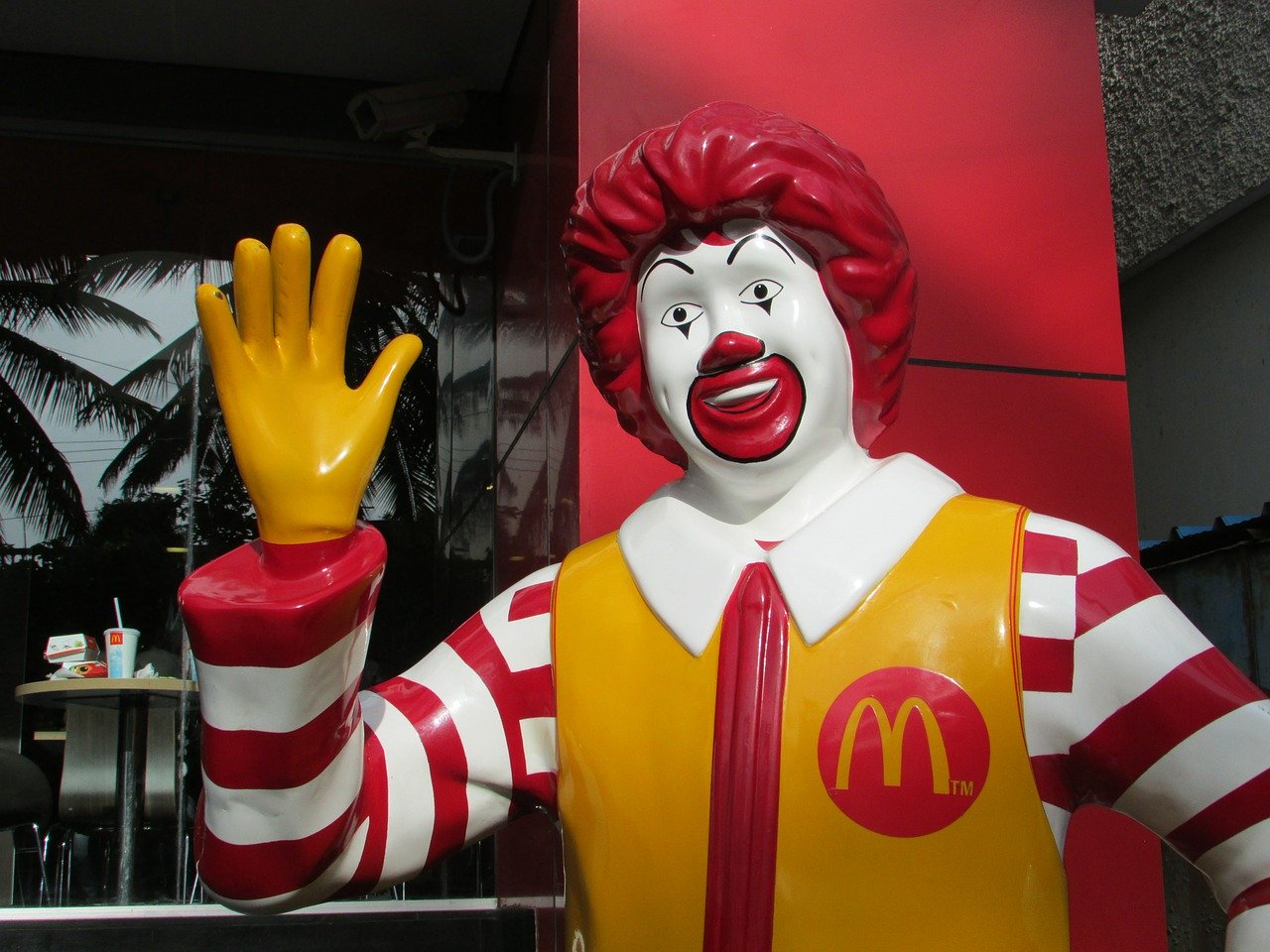 McDonald’s откроет в РФ рестораны повышенной безопасности, фото
