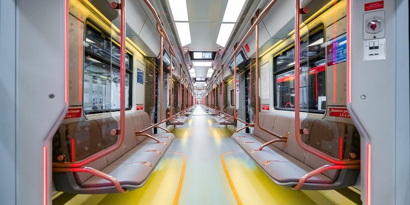 Поезд нового поколения "Москва-2020" начал работать в метро, фото