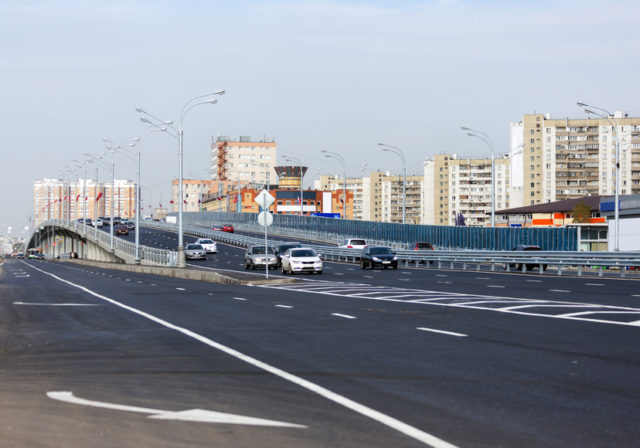 В Москве началось строительство дороги от Киевского шоссе до Родниковой улицы, фото