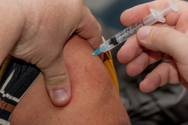 Ежедневная запись на вакцинацию в Москве достигла 87 тысяч человек, фото