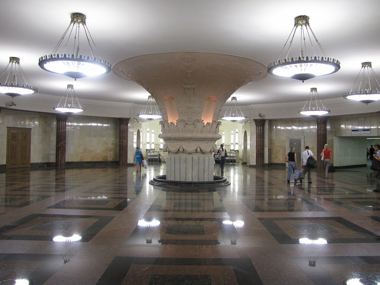Вестибюль станции метро «Курская» закроют с 17 сентября по 19 ноября, фото