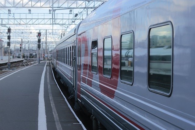 СМИ: в России могут ввести QR-коды в самолетах и поездах, фото