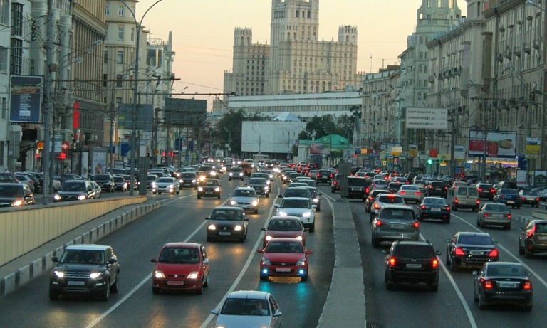 «Дачные» пробки ожидаются на дорогах Москвы вечером в пятницу, фото