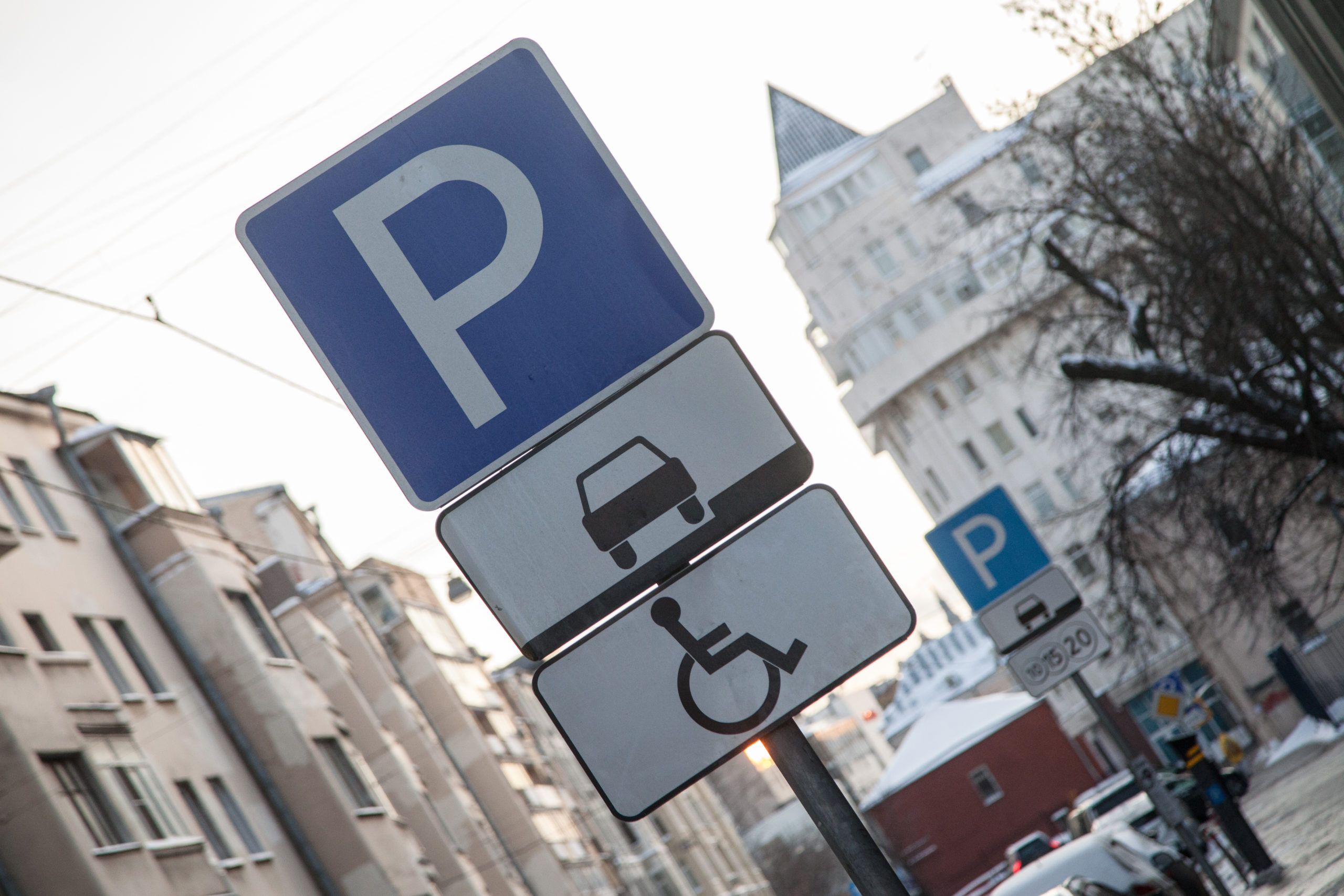 Парковка на улице Яблочкова стала безопаснее , фото