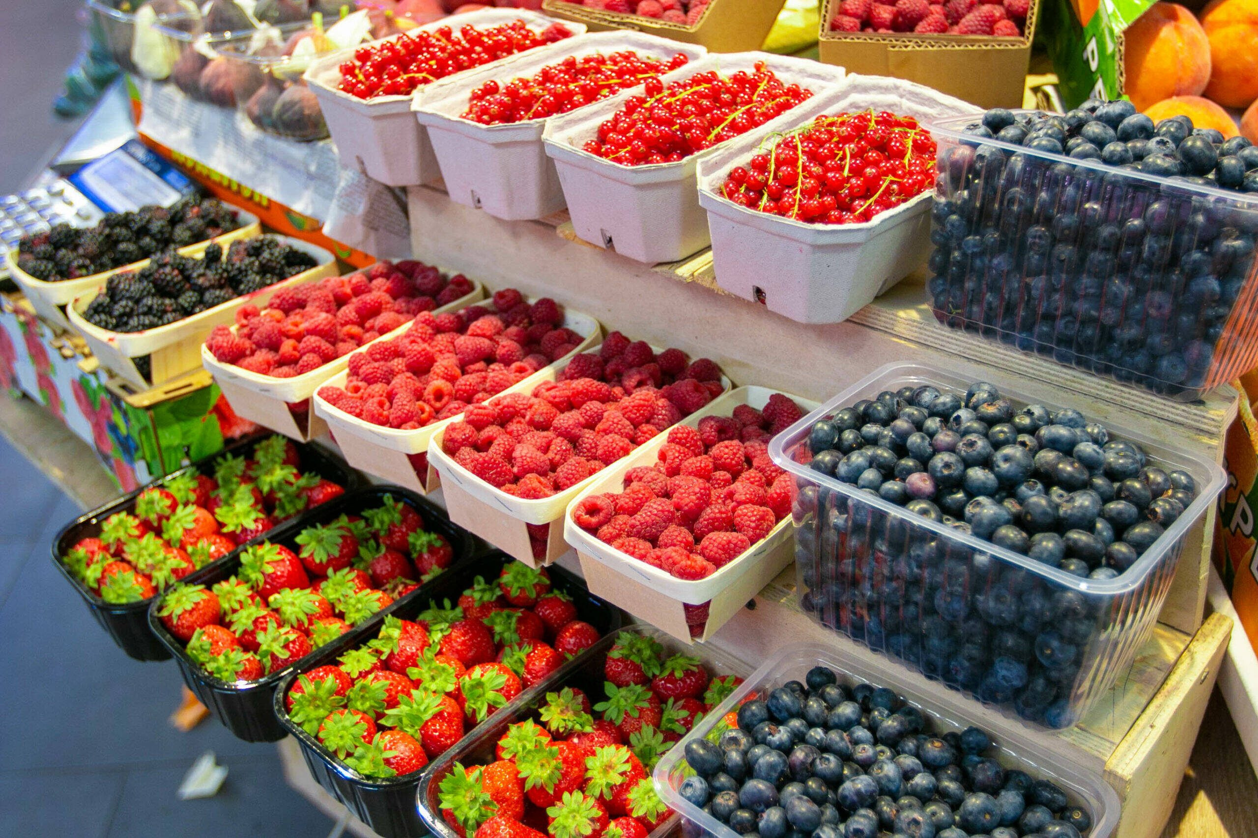 От нашего стола к вашему: в поисках свежих ягод на рынках Москвы , фото