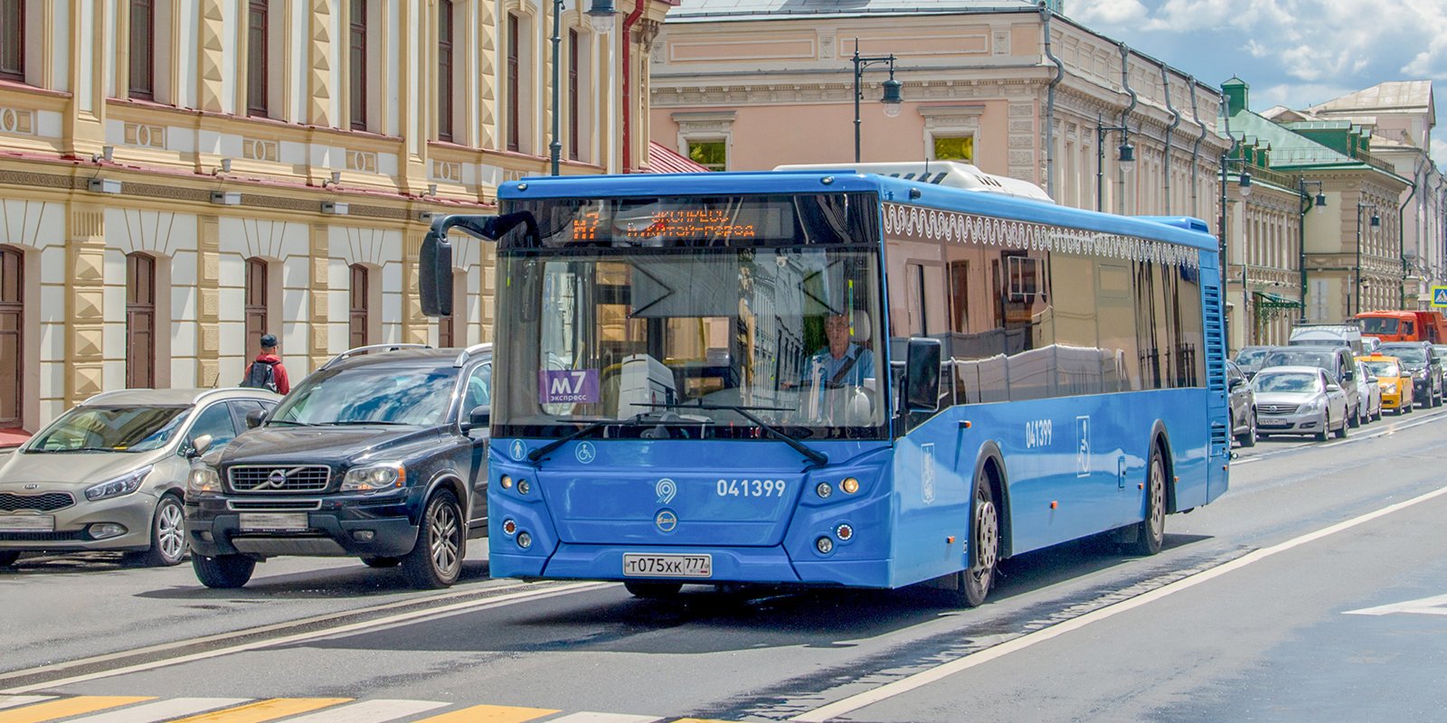 В Москве ко Дню города изменили маршруты наземного транспорта, фото