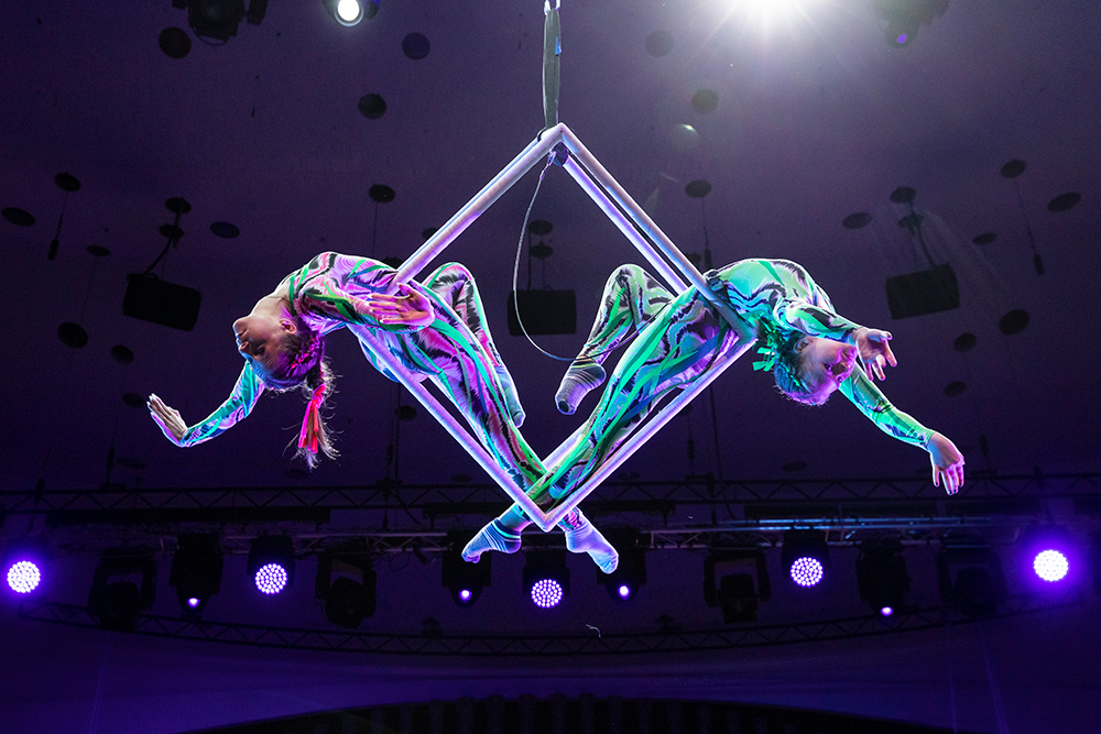 В «Москвариуме» под открытым небом пройдет фестиваль с воздушными гимнастами «Легенда ветра», фото