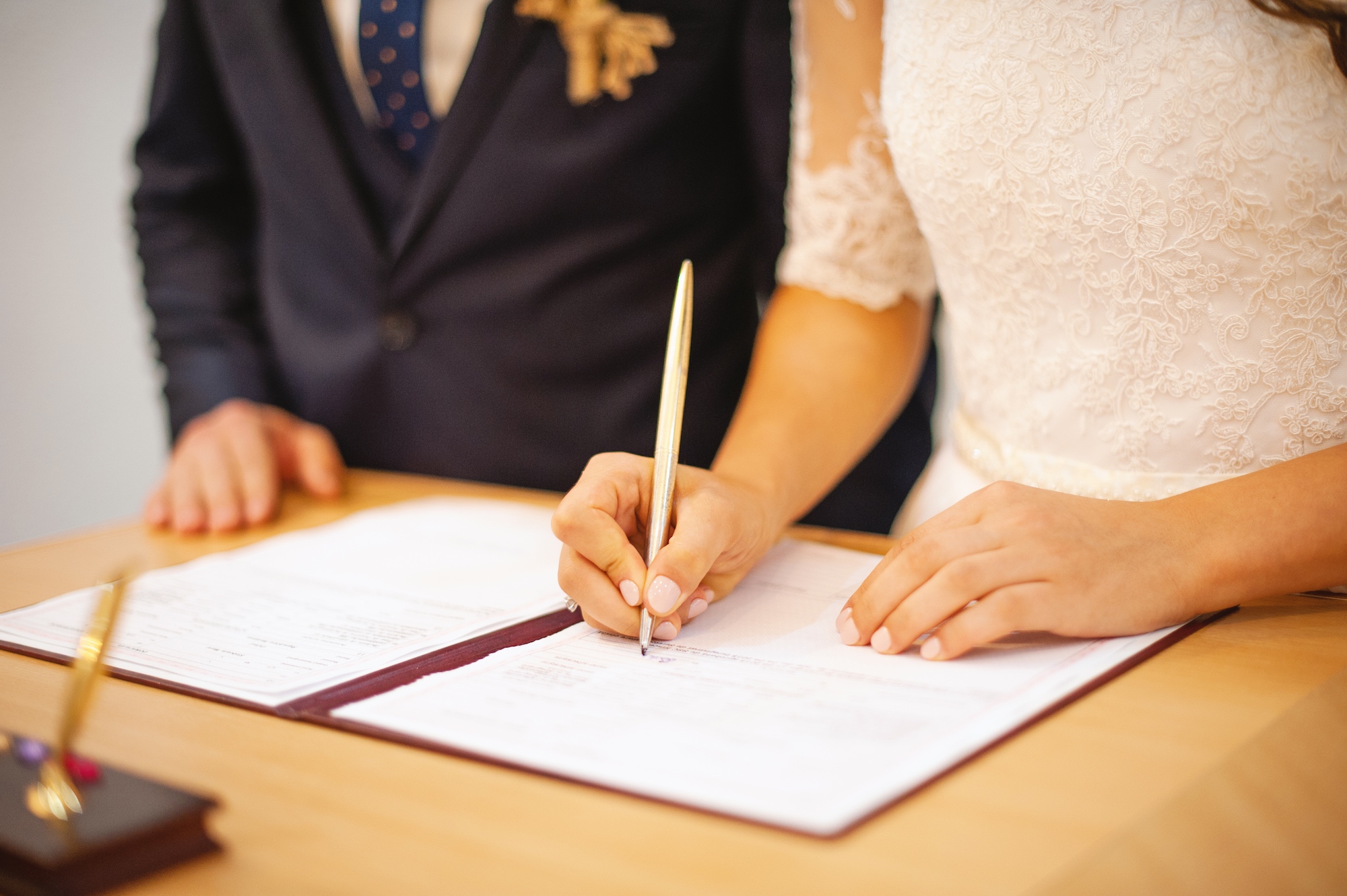 Москвичи стали чаще подавать заявления на регистрацию брака онлайн , фото