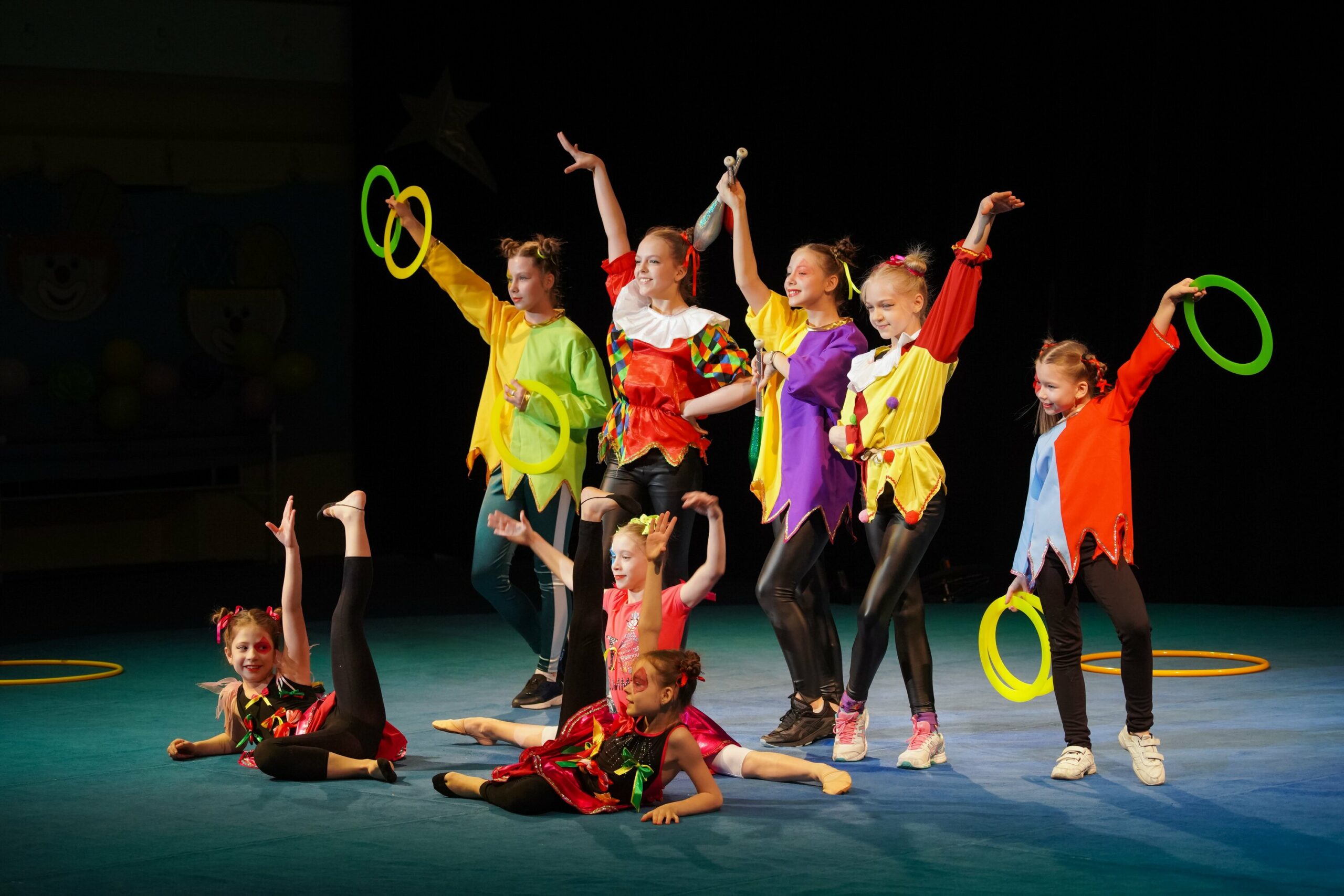 Фокусы и трюки: детей Ясенево пригласили на цирковые курсы, фото