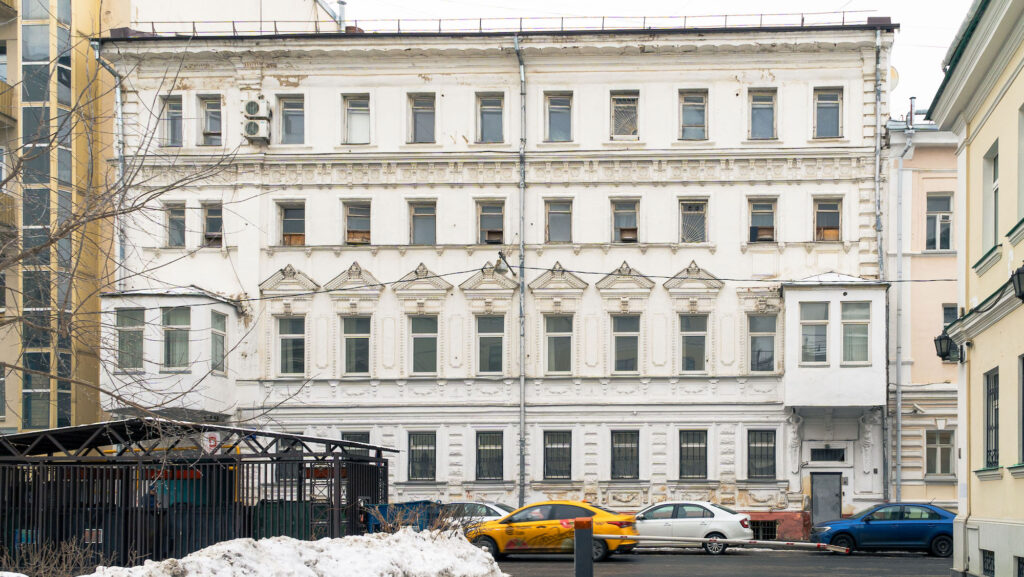 «Дом с беременными кариатидами» в Москве