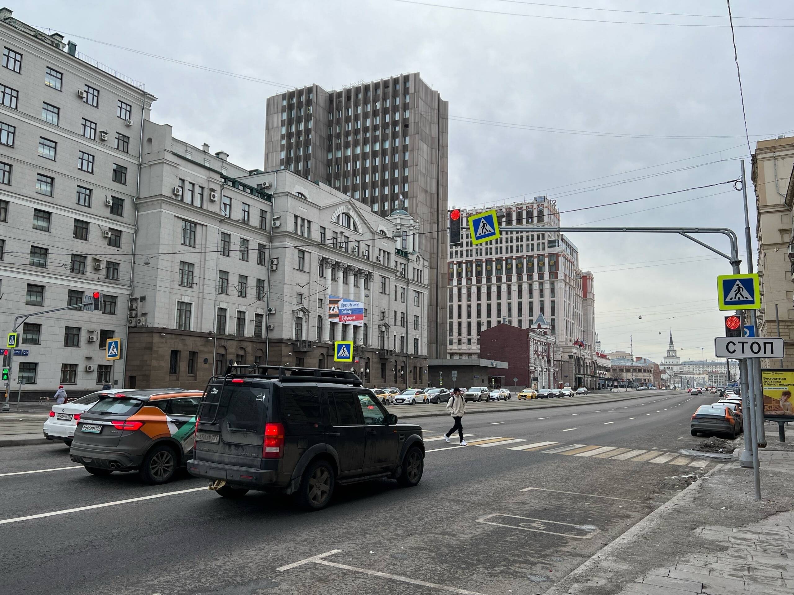 На Краснопрудной улице в Красносельском установили светофор, фото