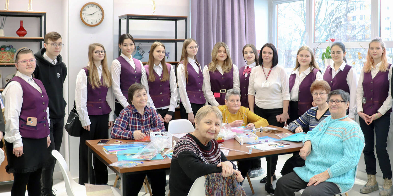 Диалог поколений: Для студентов организовали поездки в центры Московского долголетия, фото