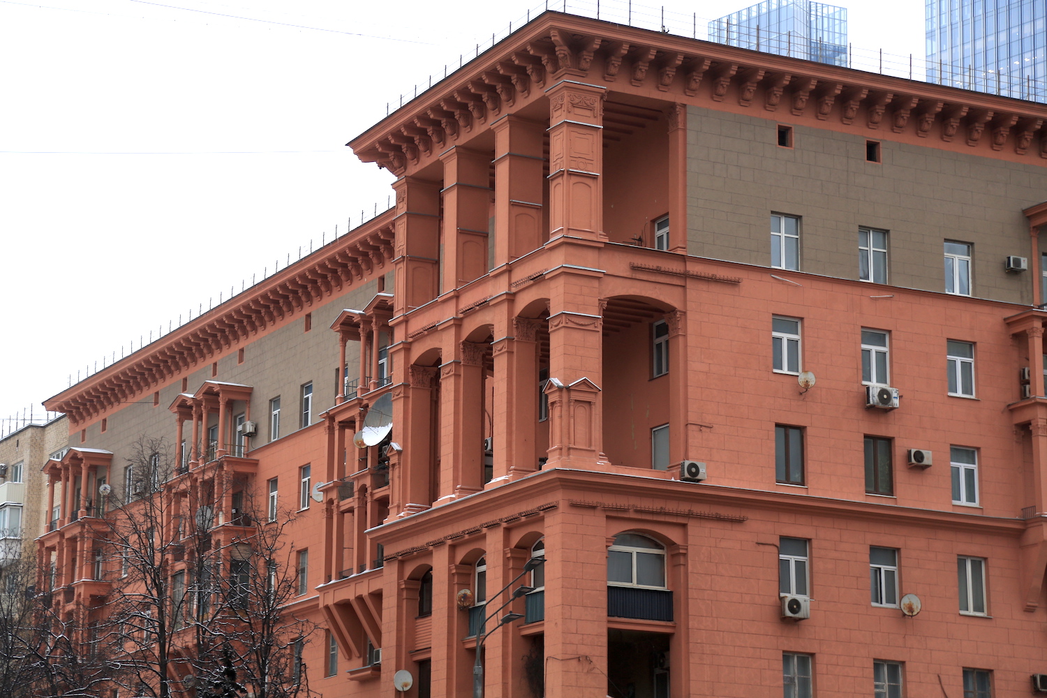 В Дорогомилово отремонтирован фасад исторического дома на Кутузовском проспекте, фото