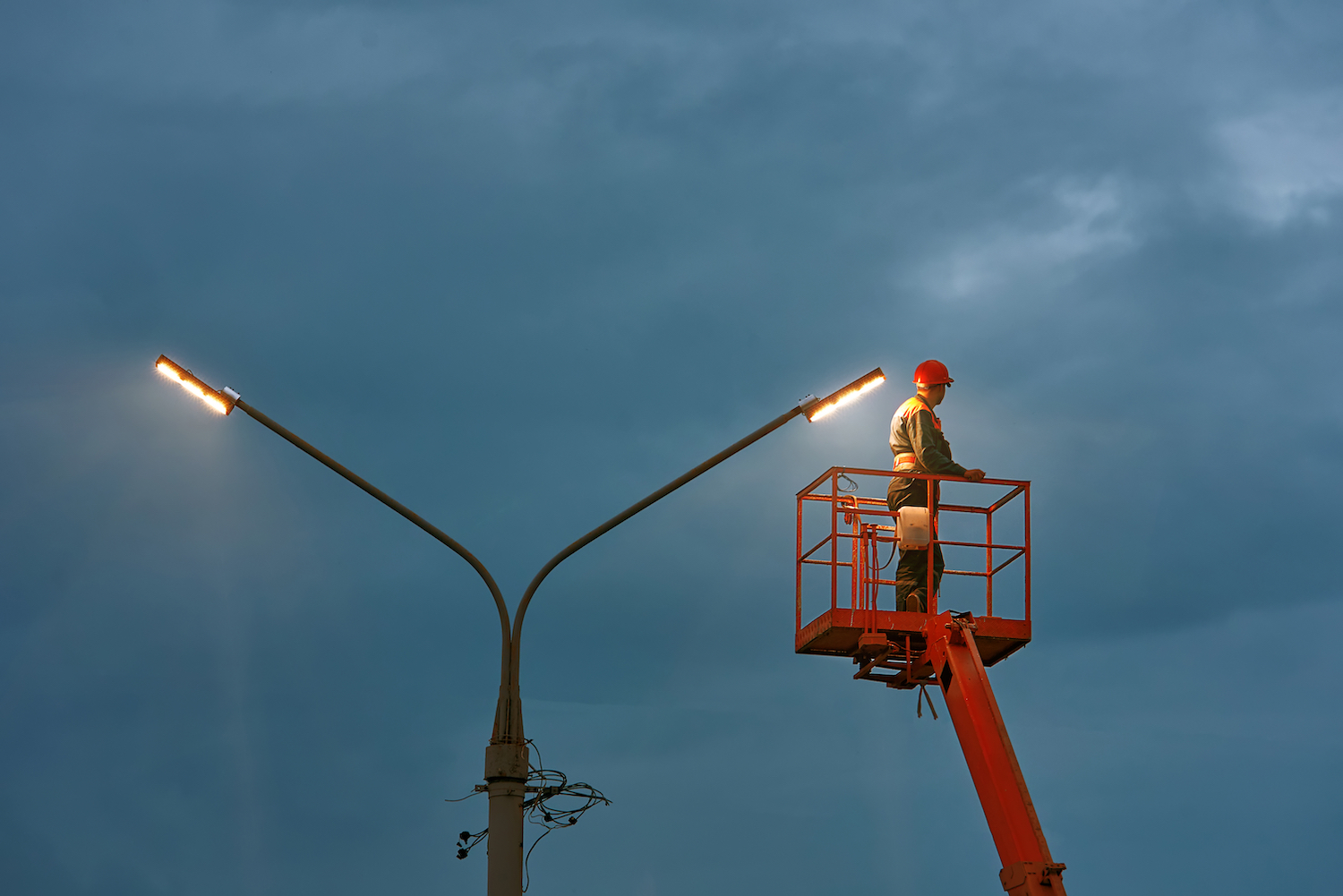 В Лосиноостровском установят новые фонари на девяти улицах, фото