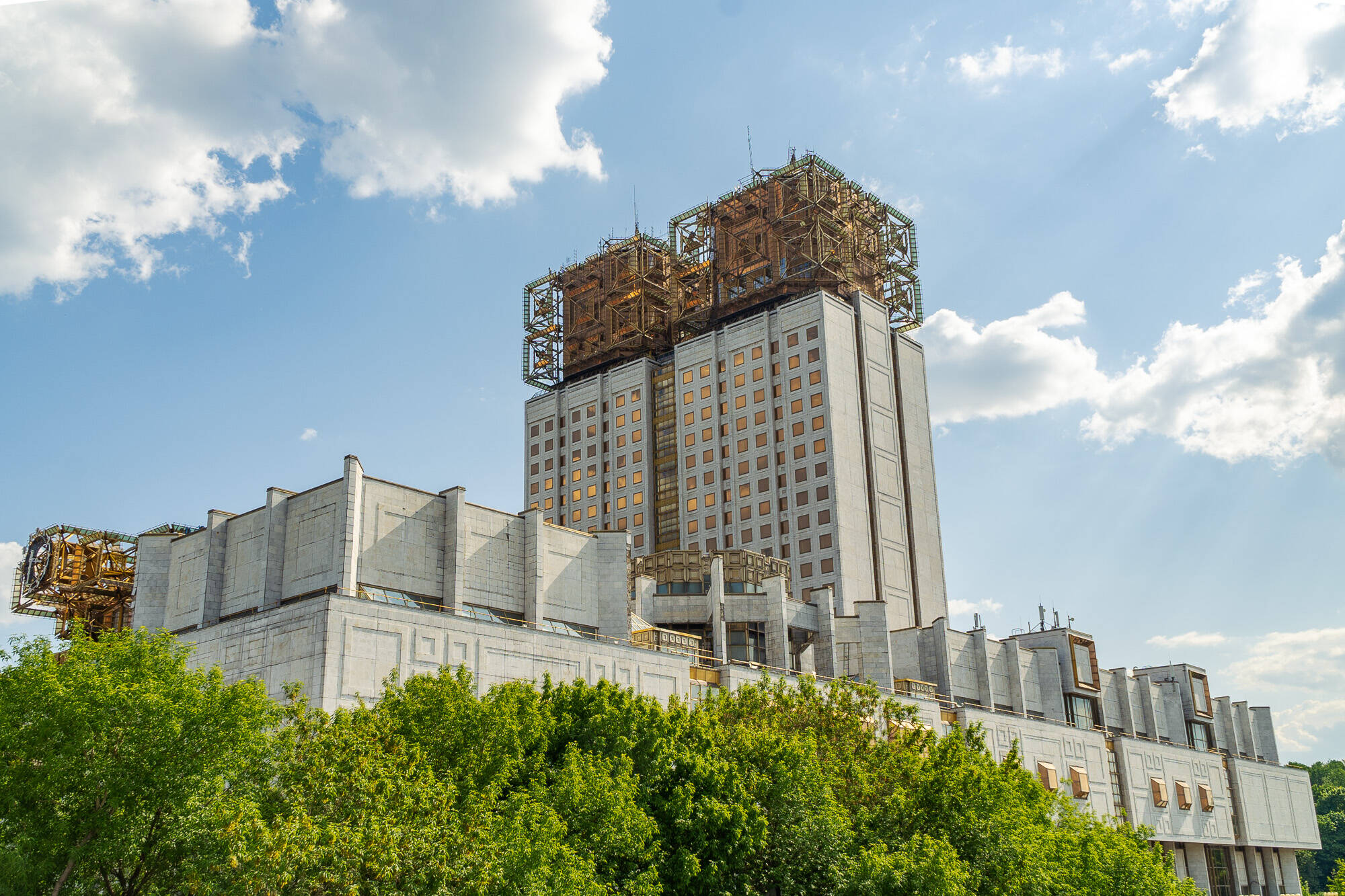 Площадь Гагарина — Воробьёвы горы: два полушария «золотых мозгов» Москвы, фото