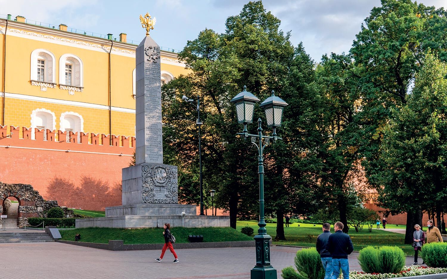 Романовский обелиск и Могила Неизвестного Солдата, фото