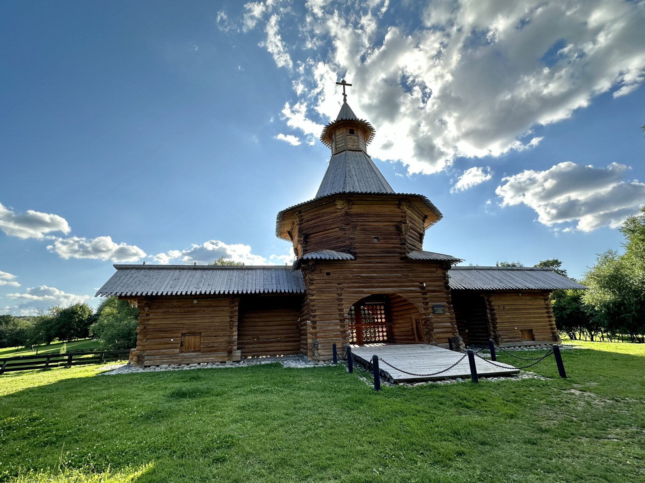 Деревянная Церковь возле метро Свиблово